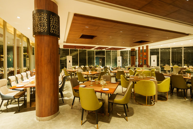 Spice Restaurant dining room at Dream Square Resort