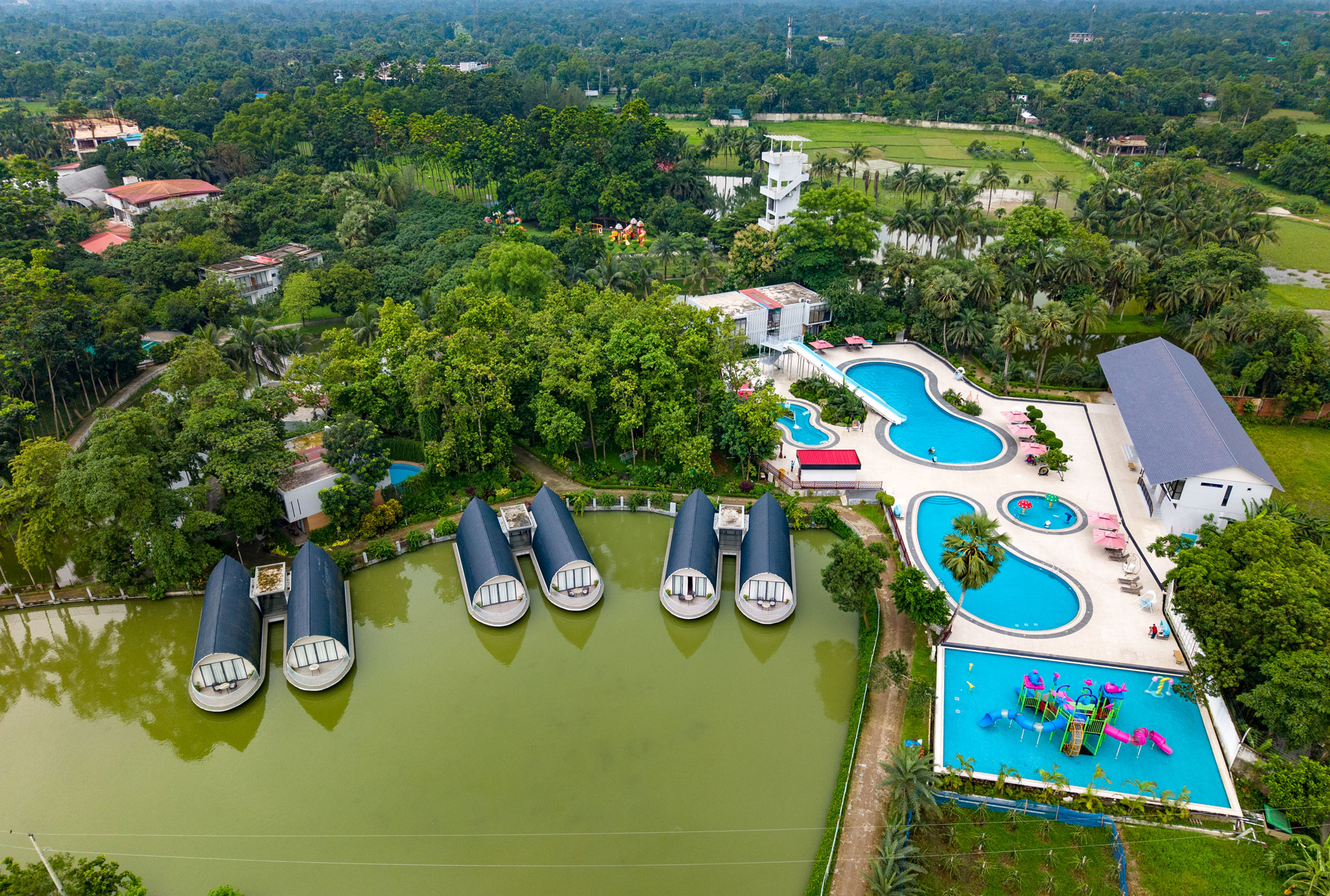 Swimming pools at Dream Square Resort